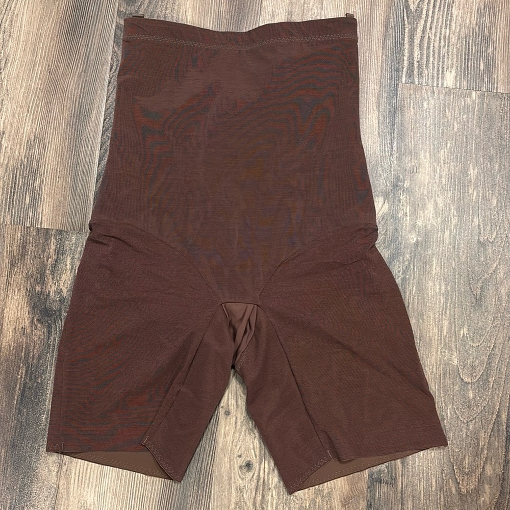 Honeylove super short compression. Size XL
